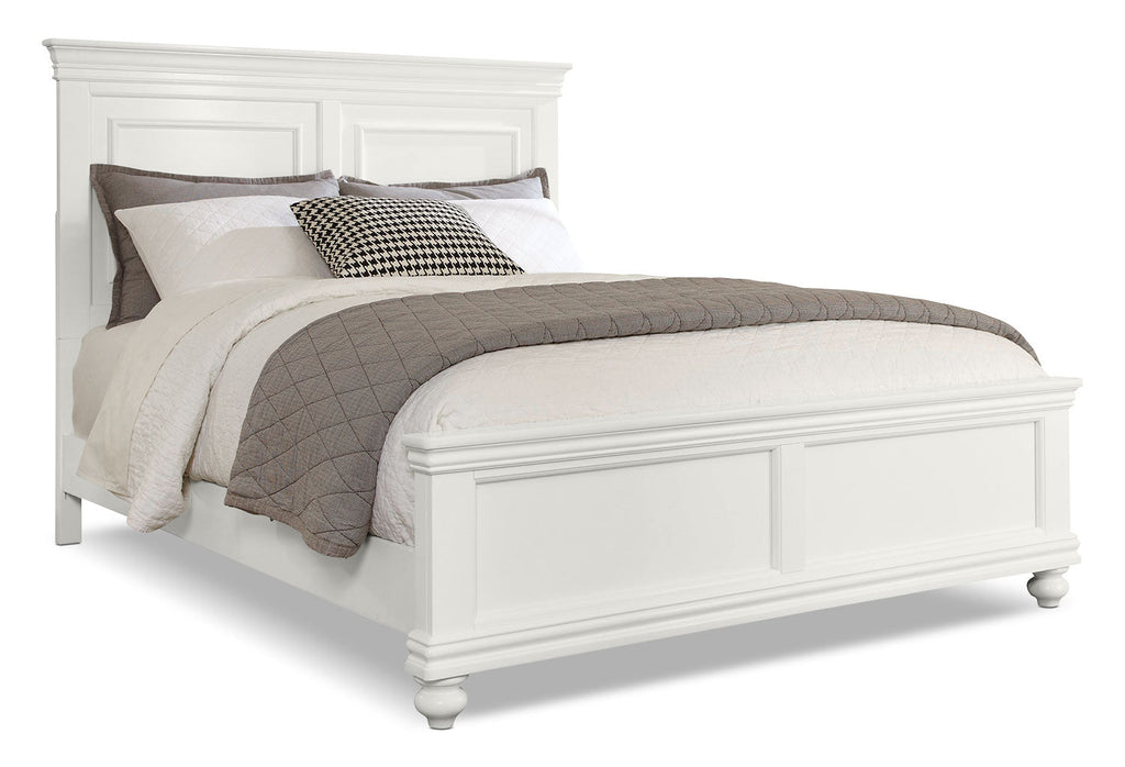 Bridgeport 4-Piece Queen Bed and Chest Package – White|Ensemble de chambre à coucher Bridgeport 4 pièces avec grand lit et commode verticale - blanc