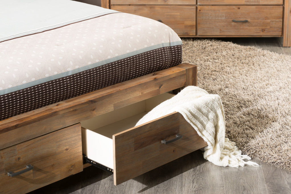 Acadia 5-Piece King Storage Bedroom Package with Chest and Nightstand|Ensemble Acadia 5 pièces avec très grand lit de rangement, commode verticale et table de nuit