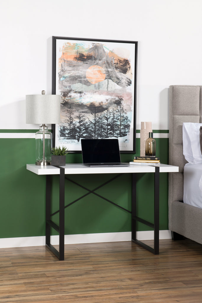 25.25" Clear Base with Brushed Nickel Table Lamp|Lampe de table de 25,25 po nickel brossé et base transparente