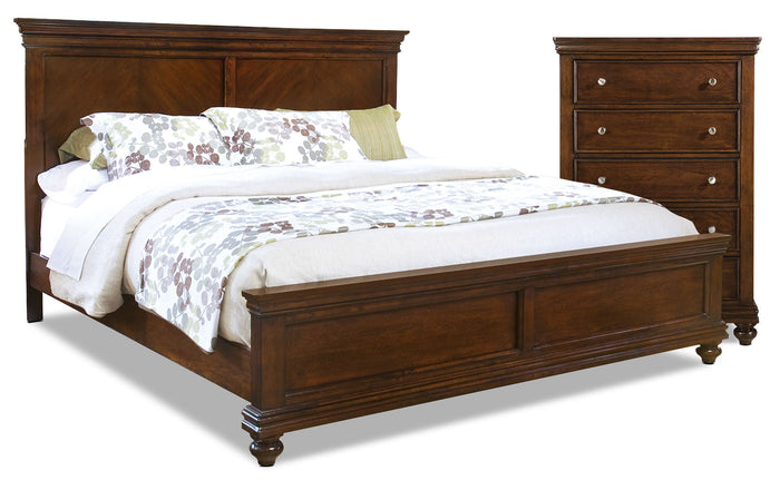 Bridgeport 4-Piece Queen Bed and Chest Package – Cherry|Ensemble de chambre à coucher Bridgeport 4 pièces avec grand lit et commode verticale - cerisier