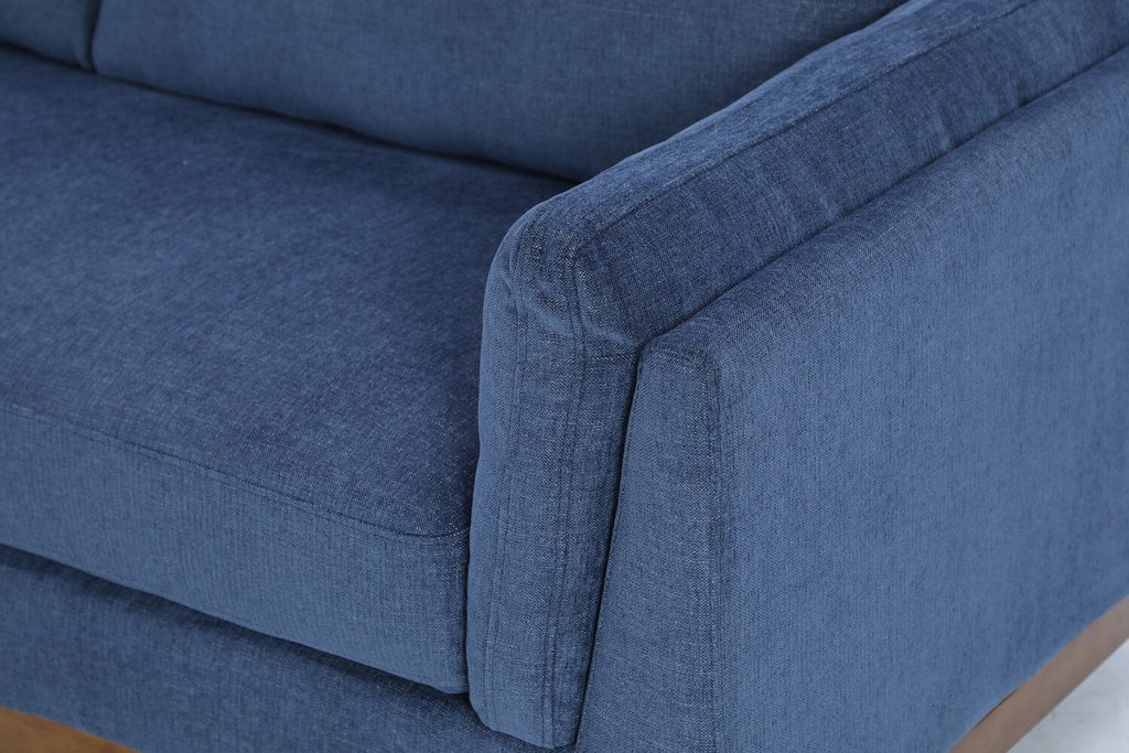 Zara 2-Piece Left-Facing Fabric Sectional with Chaise and Wood Legs - Navy | Sofa sectionnel de gauche Zara 2 pièces en tissu avec fauteuil long et pattes en bois - bleu marine