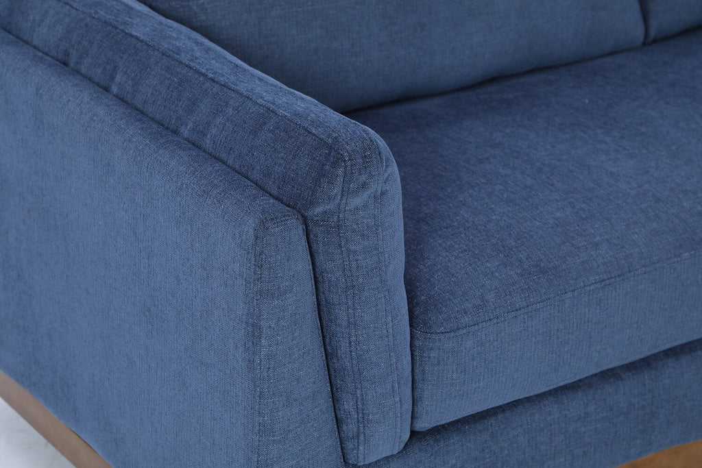 Zara 2-Piece Right-Facing Fabric Sectional with Chaise and Wood Legs - Navy | Sofa sectionnel de droite Zara 2 pièces en tissu avec fauteuil long et pattes en bois - bleu marine