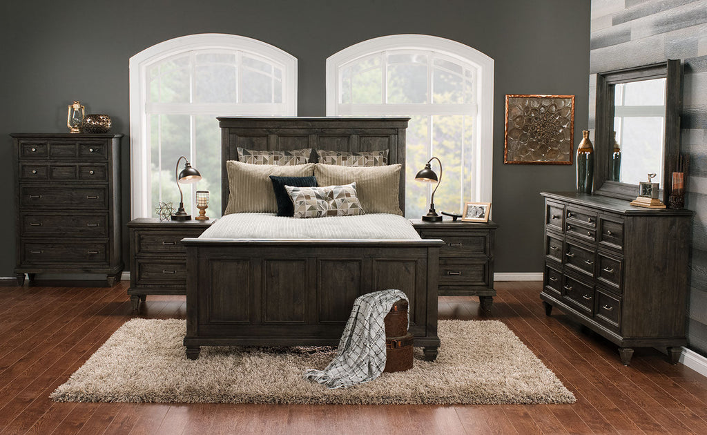 Calistoga 4-Piece Queen Bed and Chest Package – Weathered Charcoal|Ens. de chambre à coucher Calistoga 4 pcs avec grand lit et commode verticale - anthracite vieilli